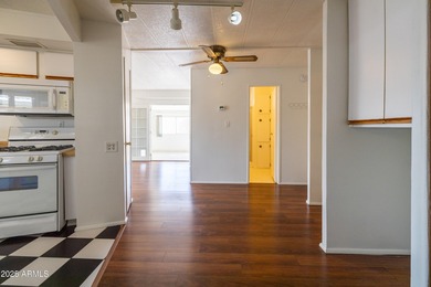 Welcome to comfortable, carefree living in the heart of the on Sun Lakes Country Club in Arizona - for sale on GolfHomes.com, golf home, golf lot