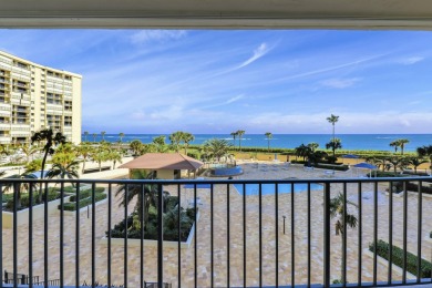 Experience coastal living at its finest in this beautiful  2 bed on Jupiter Dunes Golf Course in Florida - for sale on GolfHomes.com, golf home, golf lot