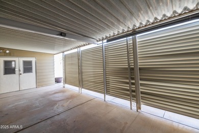 Welcome to comfortable, carefree living in the heart of the on Sun Lakes Country Club in Arizona - for sale on GolfHomes.com, golf home, golf lot