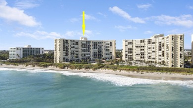 Experience coastal living at its finest in this beautiful  2 bed on Jupiter Dunes Golf Course in Florida - for sale on GolfHomes.com, golf home, golf lot