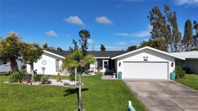 **3D VIRTUAL TOUR** Welcome to Your Florida Paradise in Rotonda on Rotonda Golf and Country Club The Hills Course in Florida - for sale on GolfHomes.com, golf home, golf lot