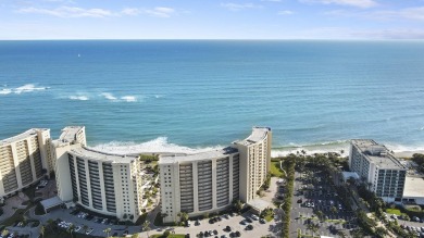 Experience coastal living at its finest in this beautiful  2 bed on Jupiter Dunes Golf Course in Florida - for sale on GolfHomes.com, golf home, golf lot