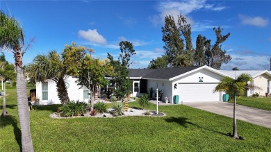 **3D VIRTUAL TOUR** Welcome to Your Florida Paradise in Rotonda on Rotonda Golf and Country Club The Hills Course in Florida - for sale on GolfHomes.com, golf home, golf lot