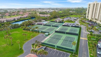 Experience coastal living at its finest in this beautiful  2 bed on Jupiter Dunes Golf Course in Florida - for sale on GolfHomes.com, golf home, golf lot