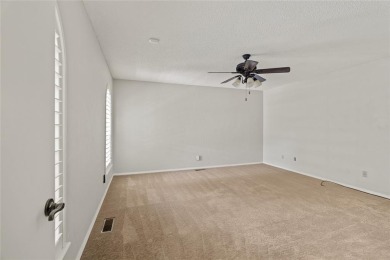 Space and comfort meet golf course living in this beautiful and on Lake Hefner Golf Club in Oklahoma - for sale on GolfHomes.com, golf home, golf lot