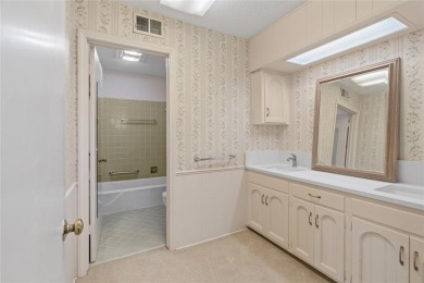 Space and comfort meet golf course living in this beautiful and on Lake Hefner Golf Club in Oklahoma - for sale on GolfHomes.com, golf home, golf lot