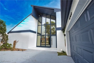 Welcome to this beautifully renovated 3-bedroom, 3-bathroom home on Bent Tree Country Club in Florida - for sale on GolfHomes.com, golf home, golf lot