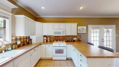 Wonderfully maintained home in West Conway. Just minutes from on Centennial Valley Golf Course in Arkansas - for sale on GolfHomes.com, golf home, golf lot