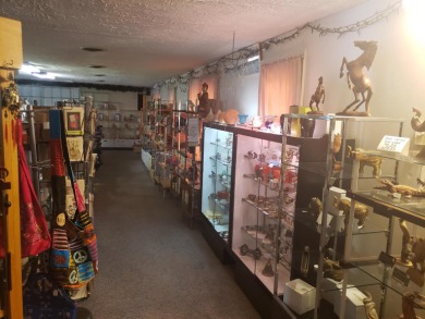 Seven room retail gift shop, includes 3 additional rooms, with 2 on Caverns Country Club in Virginia - for sale on GolfHomes.com, golf home, golf lot