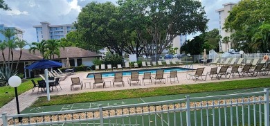 Spacious Remodel VERY BRIGHT Golf and Pool view. NEW A/C on Palm-Aire Country Club and Resort - The Oaks in Florida - for sale on GolfHomes.com, golf home, golf lot