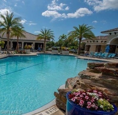 STUNNING 2 BEDROOM + DEN, TURNKEY -End Unit Condo with GOLF on Heritage Bay Golf Course in Florida - for sale on GolfHomes.com, golf home, golf lot