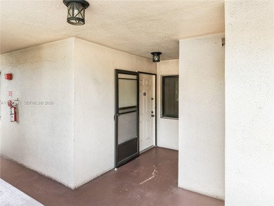 Beautiful and spacious 2/2 in the desirable Fountains of on Jacaranda Golf Club in Florida - for sale on GolfHomes.com, golf home, golf lot