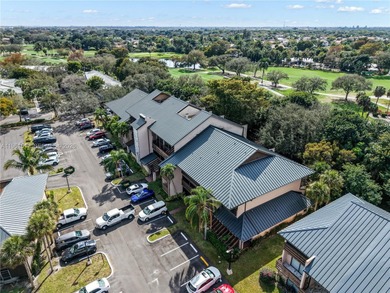 Beautiful and spacious 2/2 in the desirable Fountains of on Jacaranda Golf Club in Florida - for sale on GolfHomes.com, golf home, golf lot