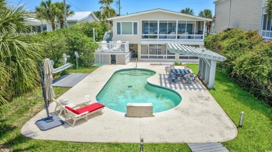There are panoramic, unobstructed creek-front views and creek on Wachesaw Plantation Club in South Carolina - for sale on GolfHomes.com, golf home, golf lot