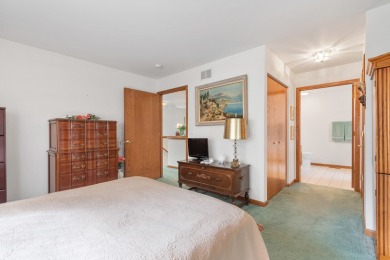 Well cared for 2 bedroom 2 bath ranch home with full basement! on The Links at Carillon in Illinois - for sale on GolfHomes.com, golf home, golf lot