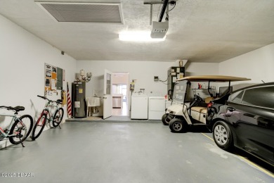 Come & tour this amazing 3 Bedroom 2 Bath, plus office, end unit on Spruce Creek Golf Club in Florida - for sale on GolfHomes.com, golf home, golf lot