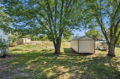 Spacious, clean and move-in ready! Freshly painted, new kitchen on Linn Valley Lakes - Deer Trace Golf Course in Kansas - for sale on GolfHomes.com, golf home, golf lot