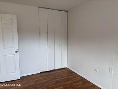 Welcome to this well maintained Baronet model located in the on Greenbriar Woodlands in New Jersey - for sale on GolfHomes.com, golf home, golf lot