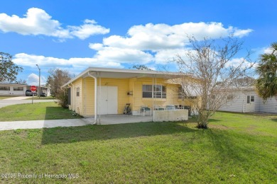 Fully Furnished & Equipped 2-bed, 2-Bath Corner Lot Home in High on High Point Golf Club, Inc. in Florida - for sale on GolfHomes.com, golf home, golf lot