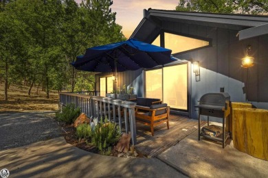 This amazing home offers 3 bedrooms and 2 bathrooms with 1536 on Pine Mountain Lake Country Club in California - for sale on GolfHomes.com, golf home, golf lot