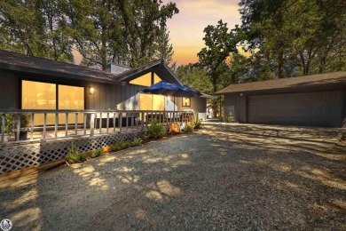 This amazing home offers 3 bedrooms and 2 bathrooms with 1536 on Pine Mountain Lake Country Club in California - for sale on GolfHomes.com, golf home, golf lot