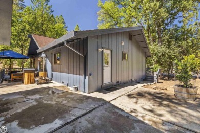 This amazing home offers 3 bedrooms and 2 bathrooms with 1536 on Pine Mountain Lake Country Club in California - for sale on GolfHomes.com, golf home, golf lot