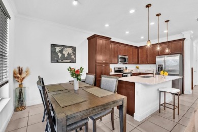 Fantastic 3/2.5 waterfront Townhome in newer community of on Crystal Lake Country Club in Florida - for sale on GolfHomes.com, golf home, golf lot