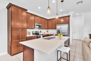 Fantastic 3/2.5 waterfront Townhome in newer community of on Crystal Lake Country Club in Florida - for sale on GolfHomes.com, golf home, golf lot