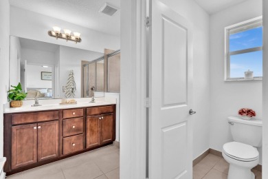 Fantastic 3/2.5 waterfront Townhome in newer community of on Crystal Lake Country Club in Florida - for sale on GolfHomes.com, golf home, golf lot