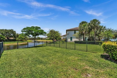 Fantastic 3/2.5 waterfront Townhome in newer community of on Crystal Lake Country Club in Florida - for sale on GolfHomes.com, golf home, golf lot