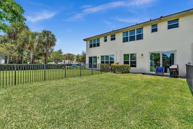 Fantastic 3/2.5 waterfront Townhome in newer community of on Crystal Lake Country Club in Florida - for sale on GolfHomes.com, golf home, golf lot
