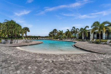 Fantastic 3/2.5 waterfront Townhome in newer community of on Crystal Lake Country Club in Florida - for sale on GolfHomes.com, golf home, golf lot