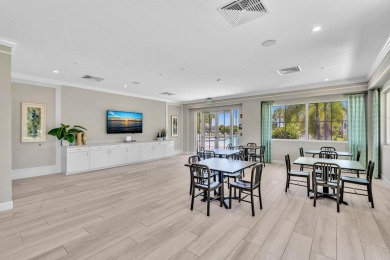 Fantastic 3/2.5 waterfront Townhome in newer community of on Crystal Lake Country Club in Florida - for sale on GolfHomes.com, golf home, golf lot