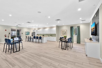 Fantastic 3/2.5 waterfront Townhome in newer community of on Crystal Lake Country Club in Florida - for sale on GolfHomes.com, golf home, golf lot