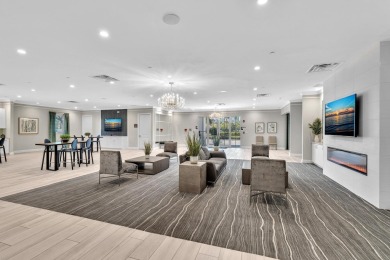 Fantastic 3/2.5 waterfront Townhome in newer community of on Crystal Lake Country Club in Florida - for sale on GolfHomes.com, golf home, golf lot