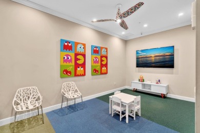 Fantastic 3/2.5 waterfront Townhome in newer community of on Crystal Lake Country Club in Florida - for sale on GolfHomes.com, golf home, golf lot