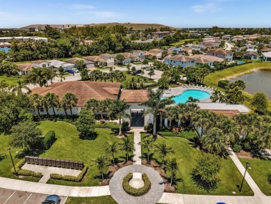 Fantastic 3/2.5 waterfront Townhome in newer community of on Crystal Lake Country Club in Florida - for sale on GolfHomes.com, golf home, golf lot