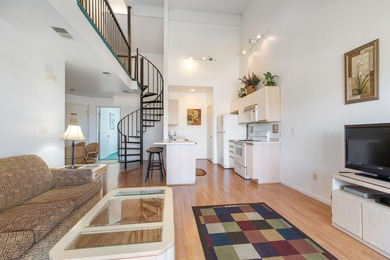 Welcome to this rare 3 bedroom 3 full bath penthouse condominium on Holiday Hills Resort and Golf in Missouri - for sale on GolfHomes.com, golf home, golf lot