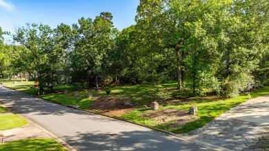 Wonderful large lot that is over half an acre. Fabulous on Pleasant Valley Country Club in Arkansas - for sale on GolfHomes.com, golf home, golf lot