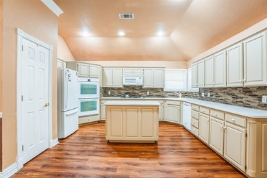 Welcome to DeCordova Bend Estates, where lifestyle meets easy on De Cordova Bend Country Club in Texas - for sale on GolfHomes.com, golf home, golf lot