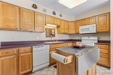 Lovely, Spacious Condo with 2 Bedroom 2 Bath with over 1800 sq on Terre Du Lac Golf and Country Club in Missouri - for sale on GolfHomes.com, golf home, golf lot
