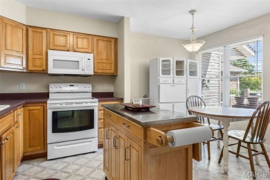 Lovely, Spacious Condo with 2 Bedroom 2 Bath with over 1800 sq on Terre Du Lac Golf and Country Club in Missouri - for sale on GolfHomes.com, golf home, golf lot
