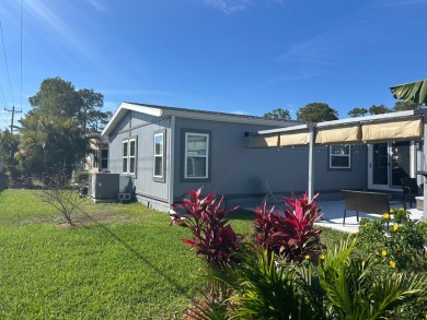 The Lot Rent for this home is $1,075.00 monthly.  Wow, Showcase on Del Tura Golf and Country Club in Florida - for sale on GolfHomes.com, golf home, golf lot