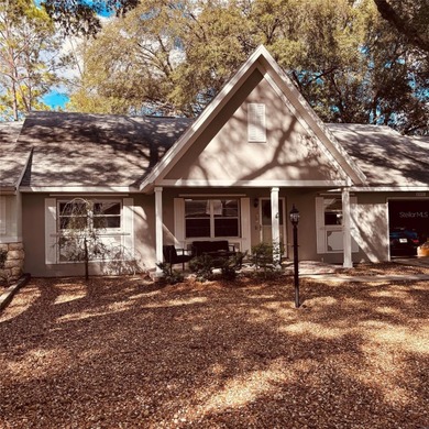 Enjoy easy Florida Living in this inviting 2-bedroom, 2-Bath on On Top of the World Golf Course in Florida - for sale on GolfHomes.com, golf home, golf lot