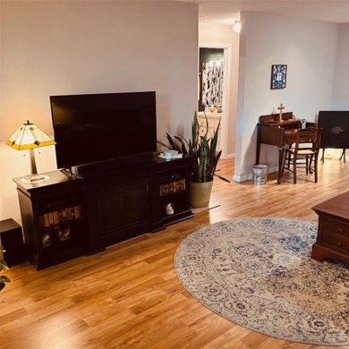 Enjoy easy Florida Living in this inviting 2-bedroom, 2-Bath on On Top of the World Golf Course in Florida - for sale on GolfHomes.com, golf home, golf lot