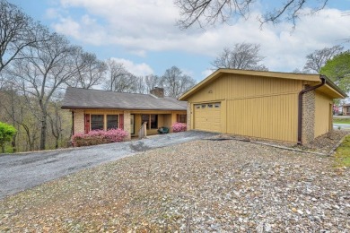 IMMACULATE 3 BED/2.5 BATH TOWNHOME LOCATED JUST BLOCKS FROM on Bella Vista Country Club - Berksdale in Arkansas - for sale on GolfHomes.com, golf home, golf lot