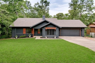 Completely renovated! This beautiful home sits on a .45 acre on Bella Vista Country Club - Scottsdale in Arkansas - for sale on GolfHomes.com, golf home, golf lot