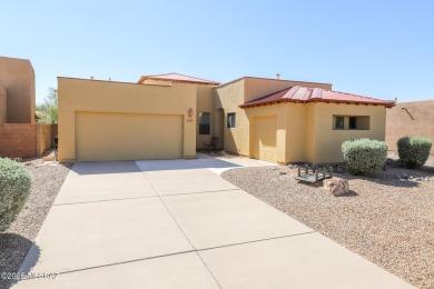 This beautiful home is move-in ready with newly installed carpet on Del Lago Golf Club in Arizona - for sale on GolfHomes.com, golf home, golf lot
