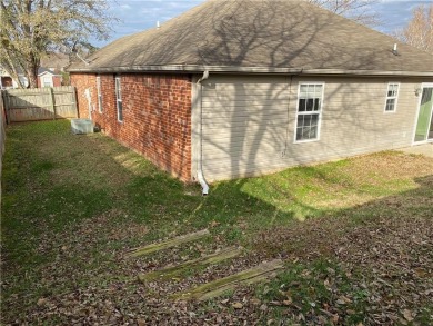 Recently updated 3 Bed Room, 2 Bath Room Home conveniently on Stonebridge Meadows Golf Club in Arkansas - for sale on GolfHomes.com, golf home, golf lot