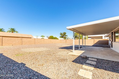 Beautifully updated home in Sun City's 55+ community. Fresh on Sun City Lakes West and East in Arizona - for sale on GolfHomes.com, golf home, golf lot